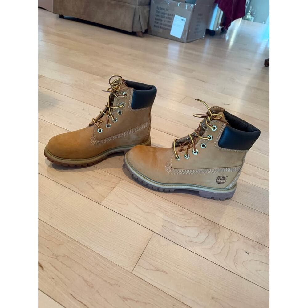 Like New Classic Timberland Women's Stone Street Waterproof Boots Size 7 - Thumbnail 2