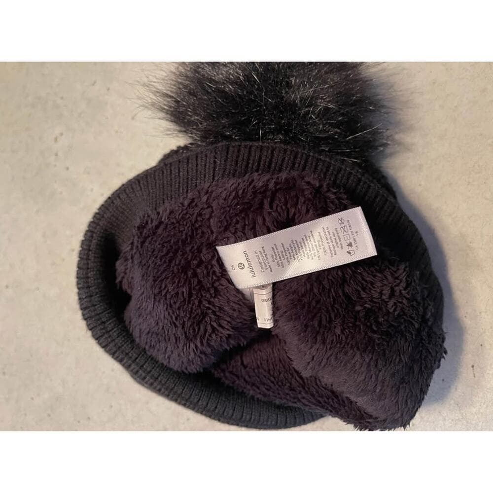 NWOT Lululemon Beanie - Thumbnail 3