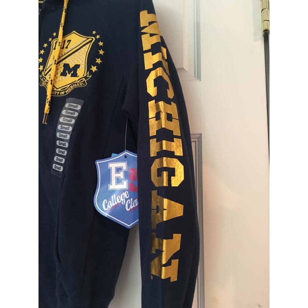 NWT Limited Edition University of Michigan Hoodie Size Small - Thumbnail 3
