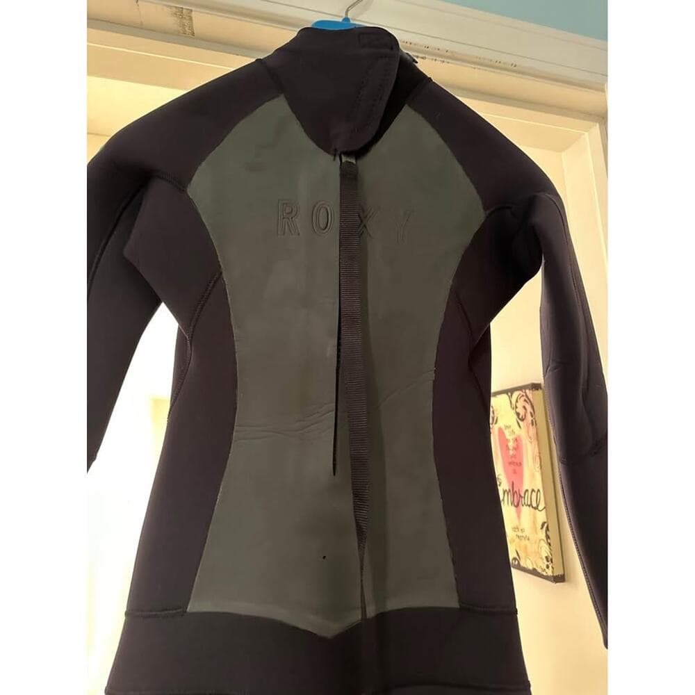 Like New Roxy 5/4/3 Wetsuit Size 6 - Thumbnail 3