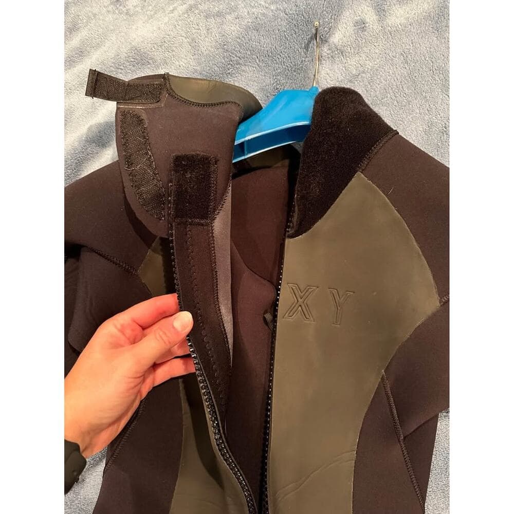 Like New Roxy 5/4/3 Wetsuit Size 6 - Thumbnail 8