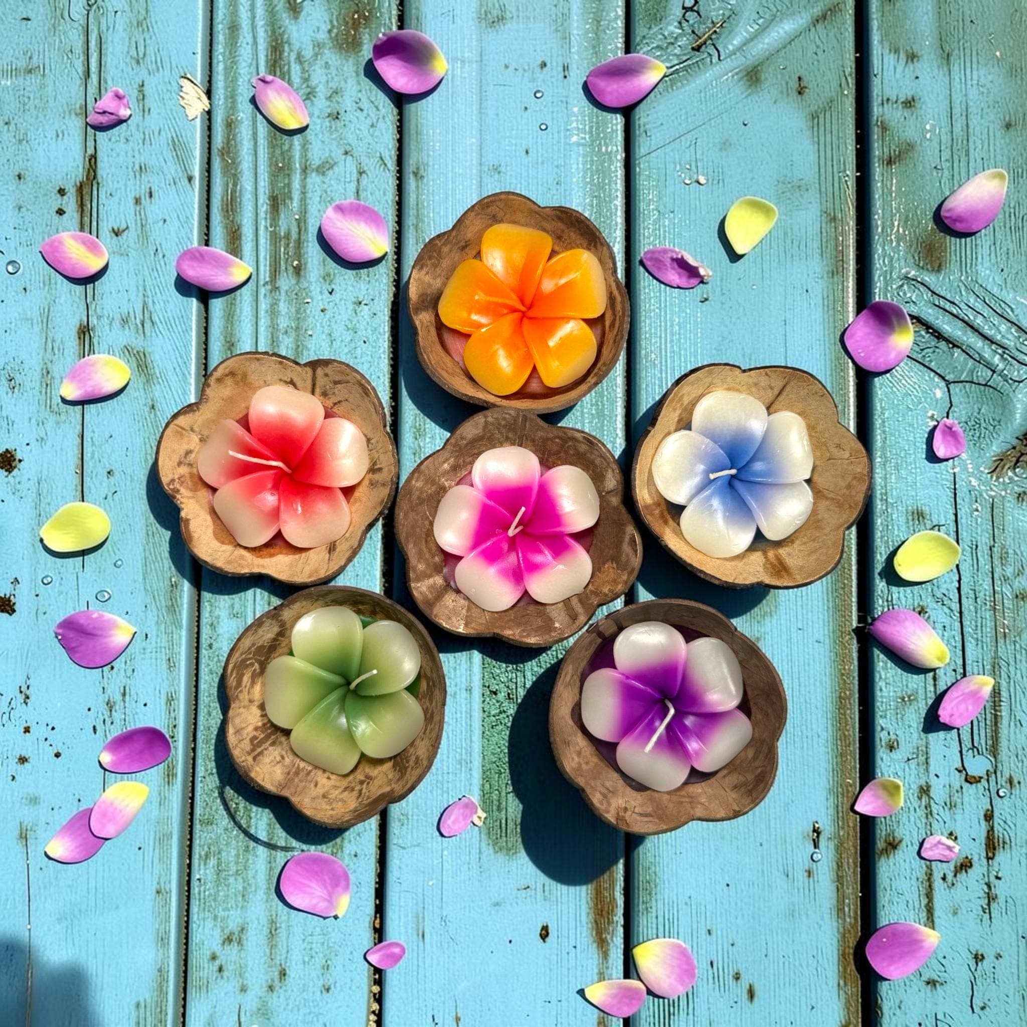 Hibiscus Flower Candle in Natural Coconut Bowl – Handmade Scented Wax Decor - Thumbnail 2