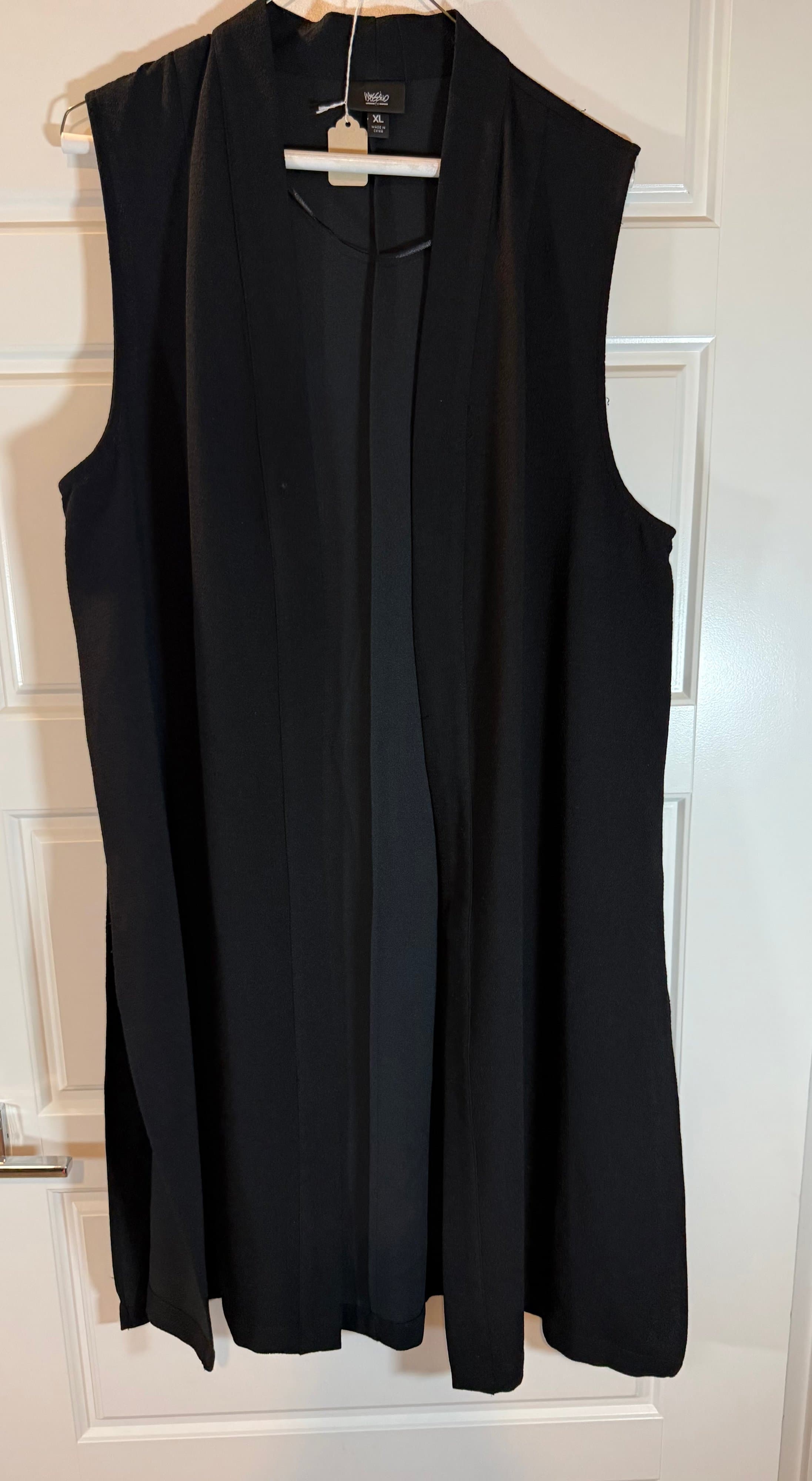 Mossimo Women's Black Sleeveless Vest XL