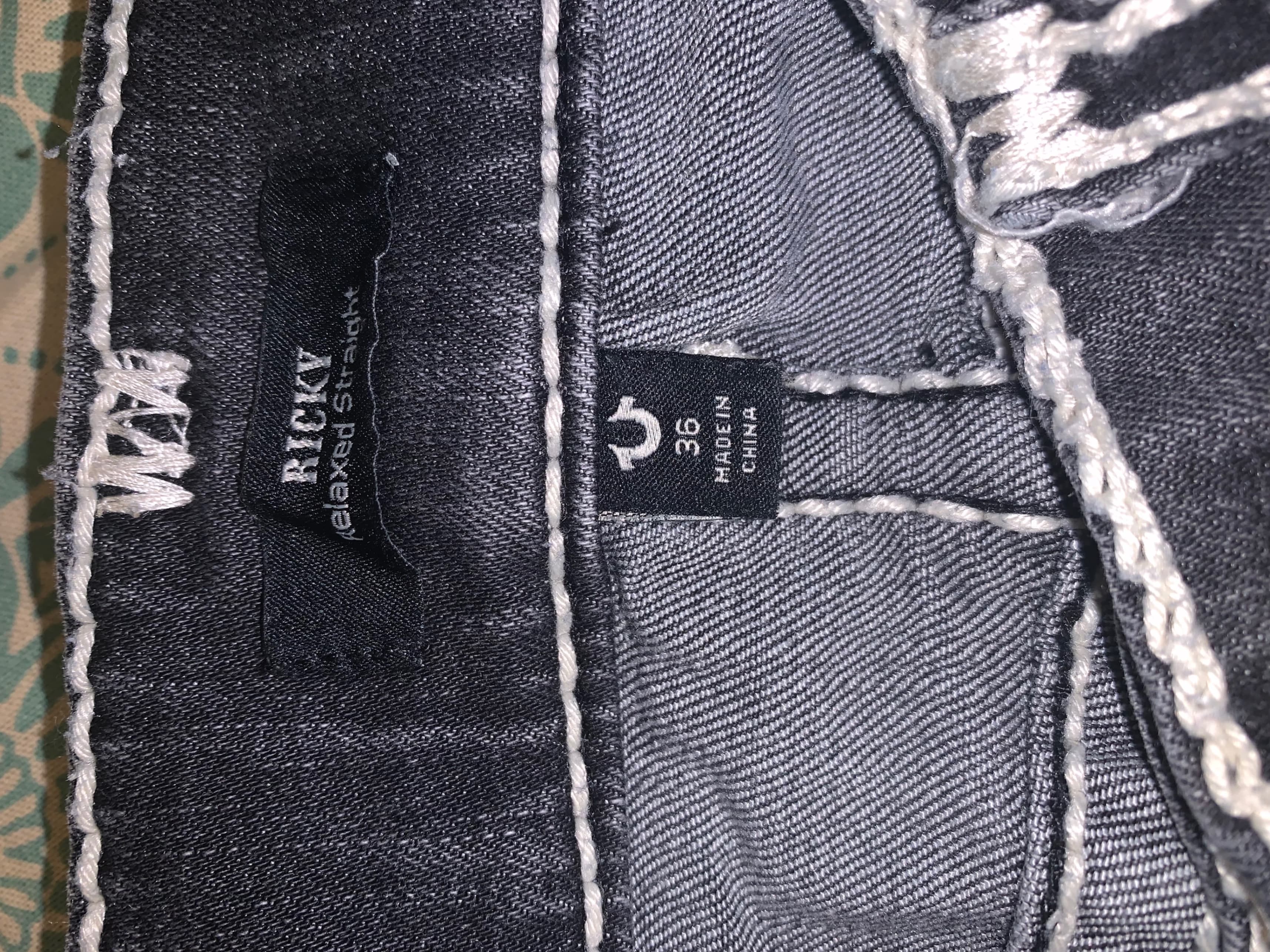 True Religion Men's Straight Leg Jeans with Contrast Stitching - Thumbnail 6