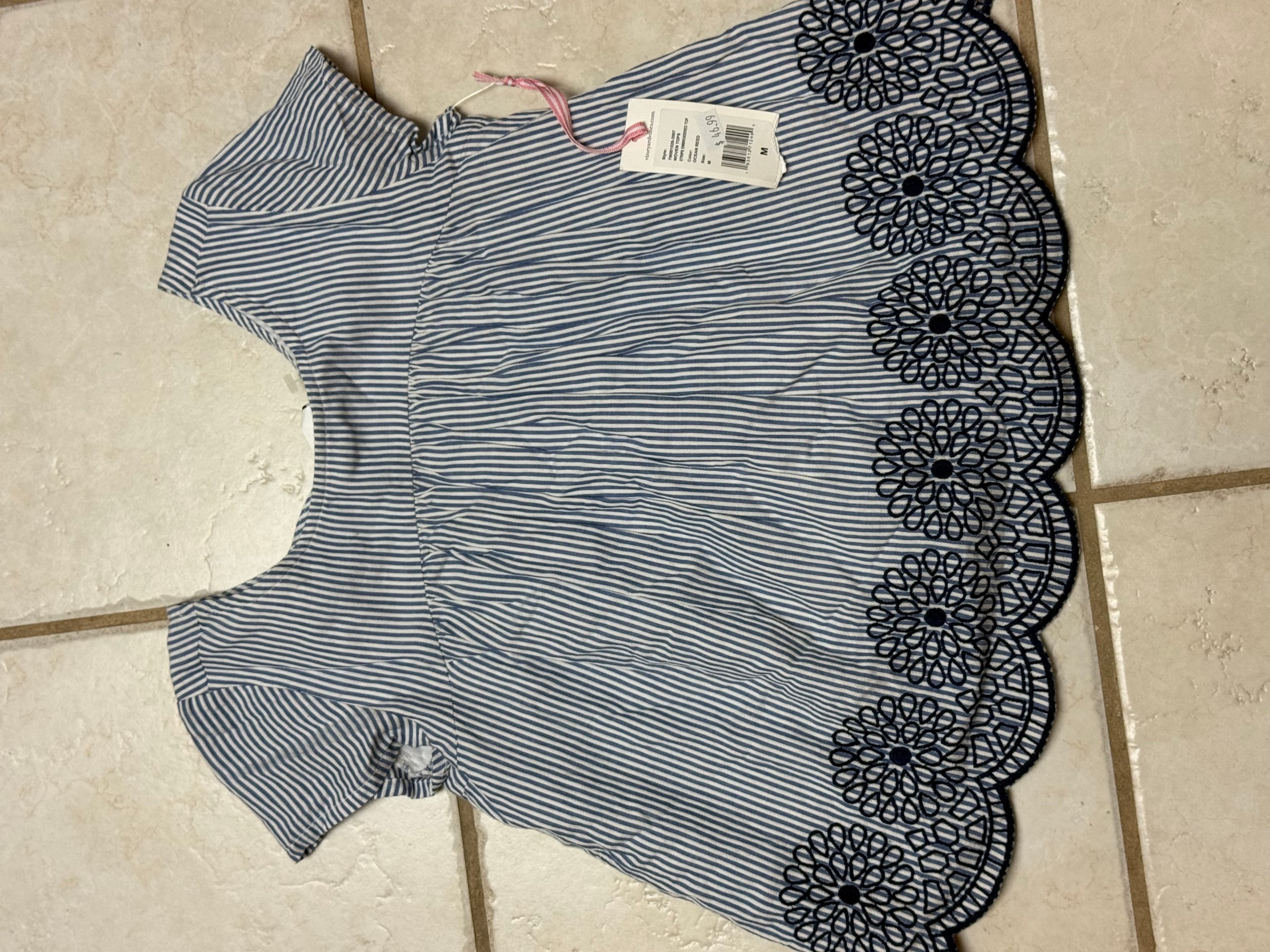 Vineyard Vines embroidered top kids size M