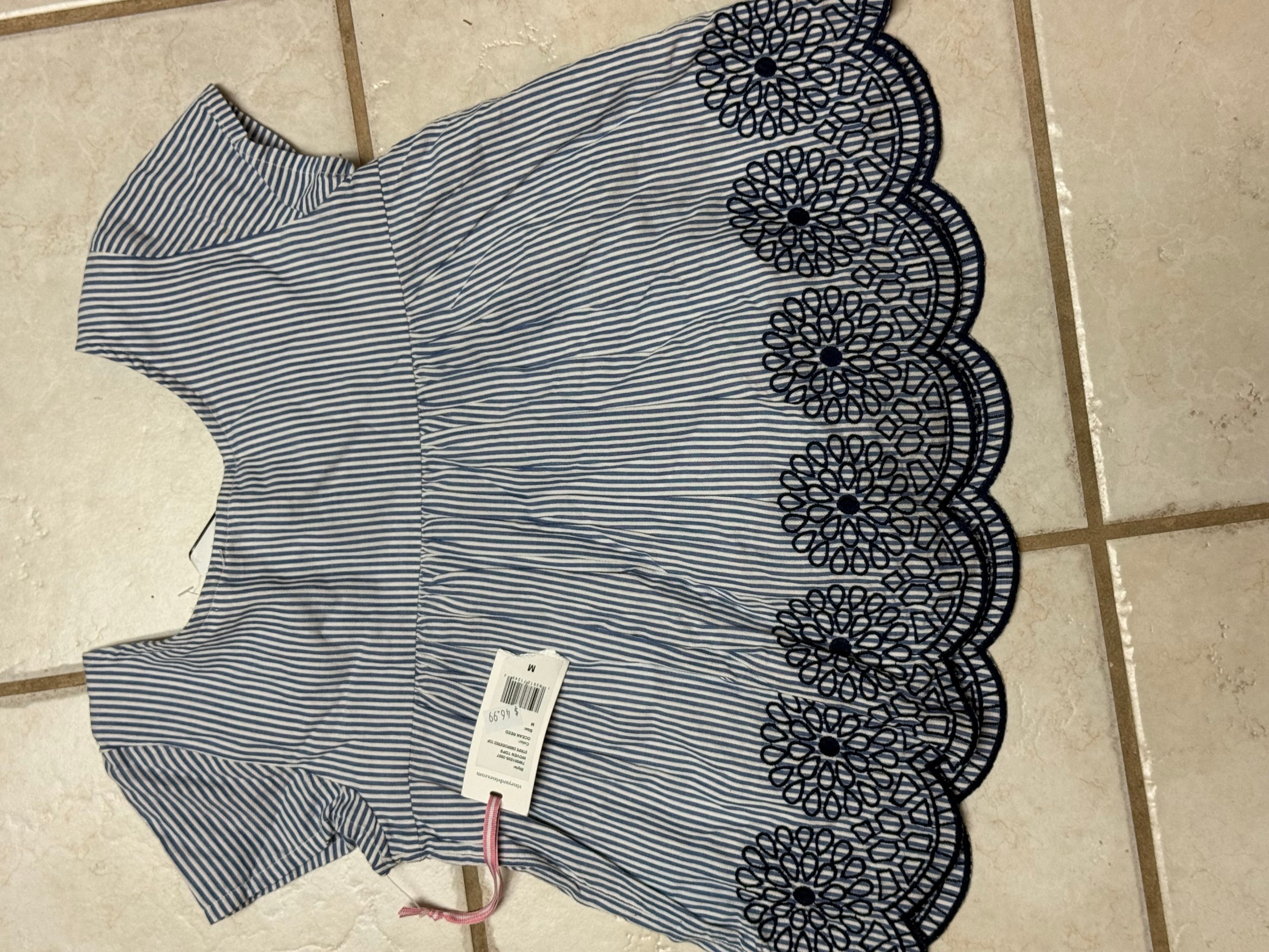 Vineyard Vines embroidered top kids size M - Thumbnail 2