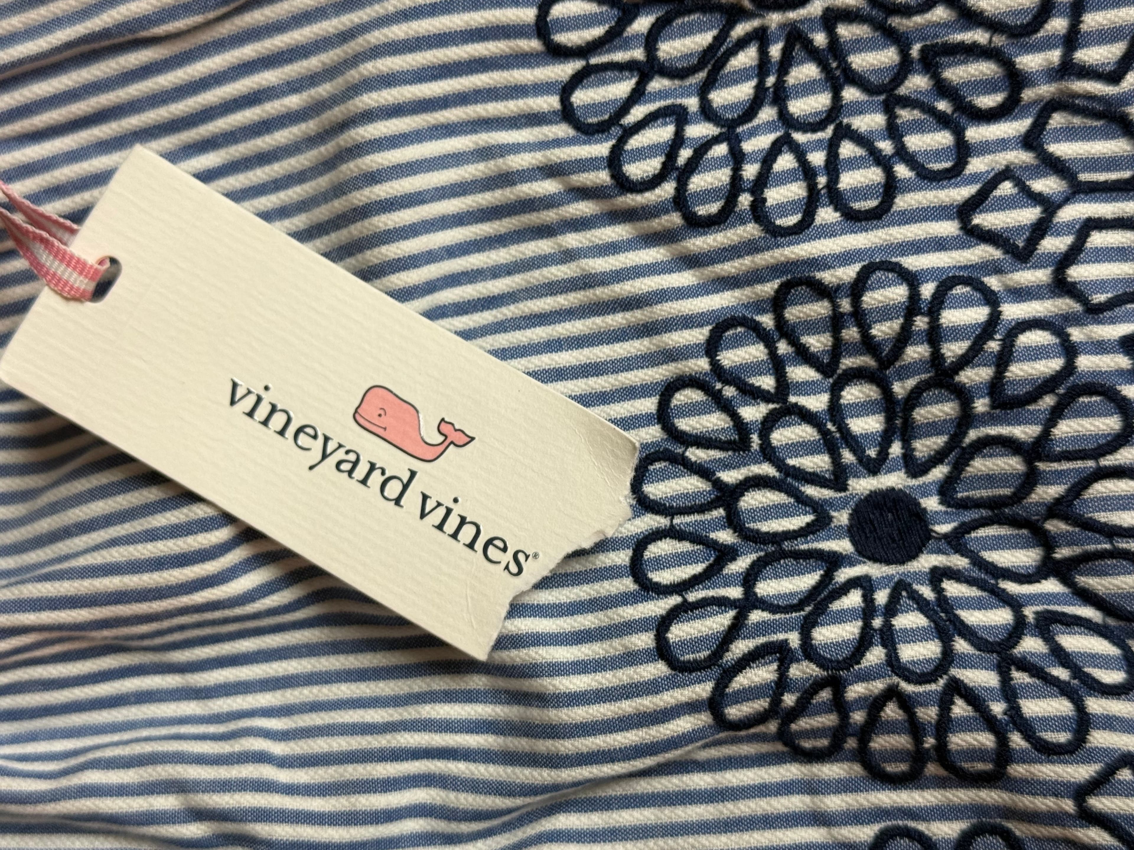 Vineyard Vines embroidered top kids size M - Thumbnail 3