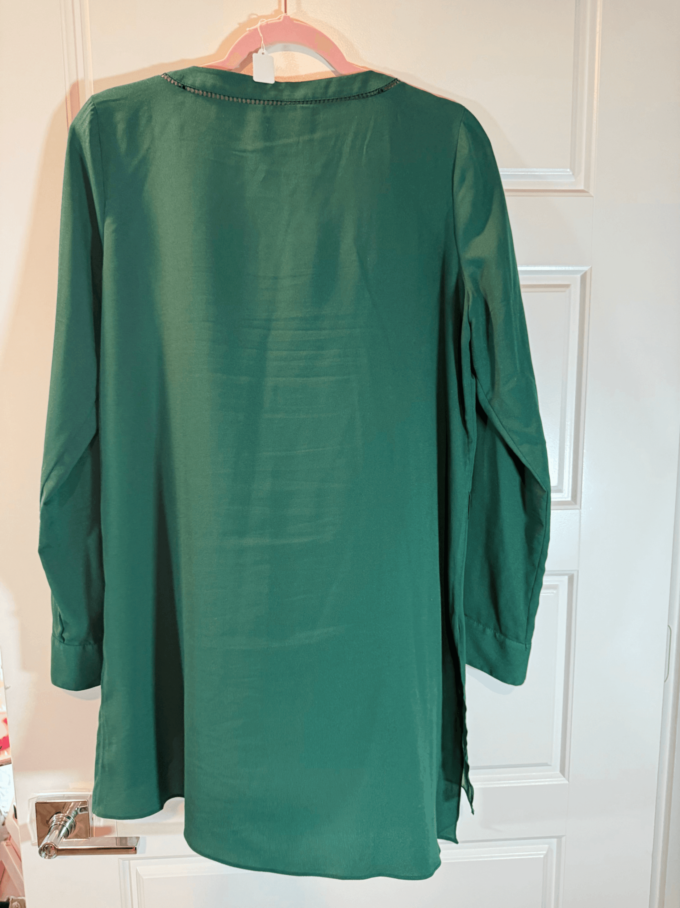 White House /Black Market Green V-Neck Blouse Size 8 - Thumbnail 2