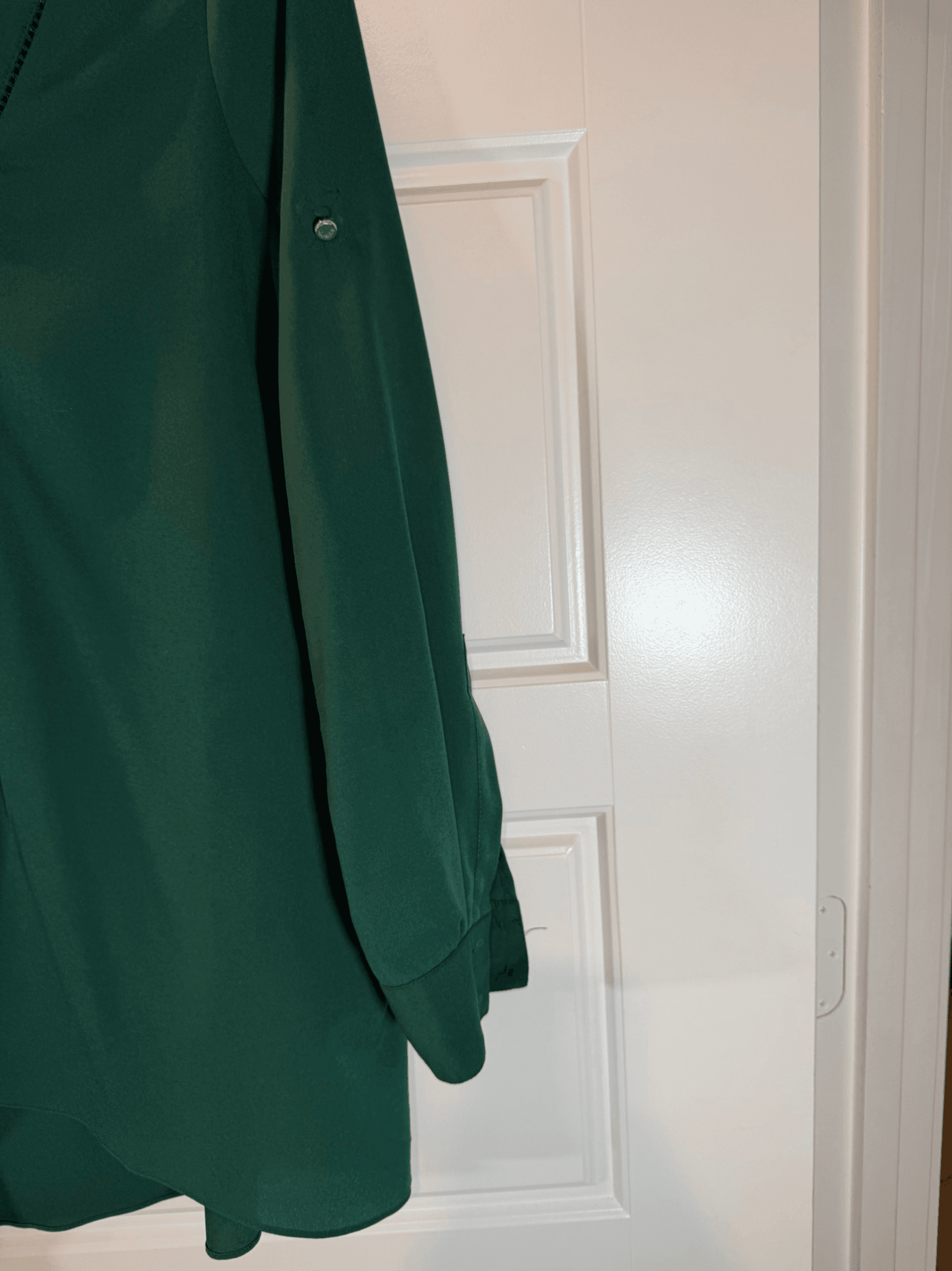 White House /Black Market Green V-Neck Blouse Size 8 - Thumbnail 6