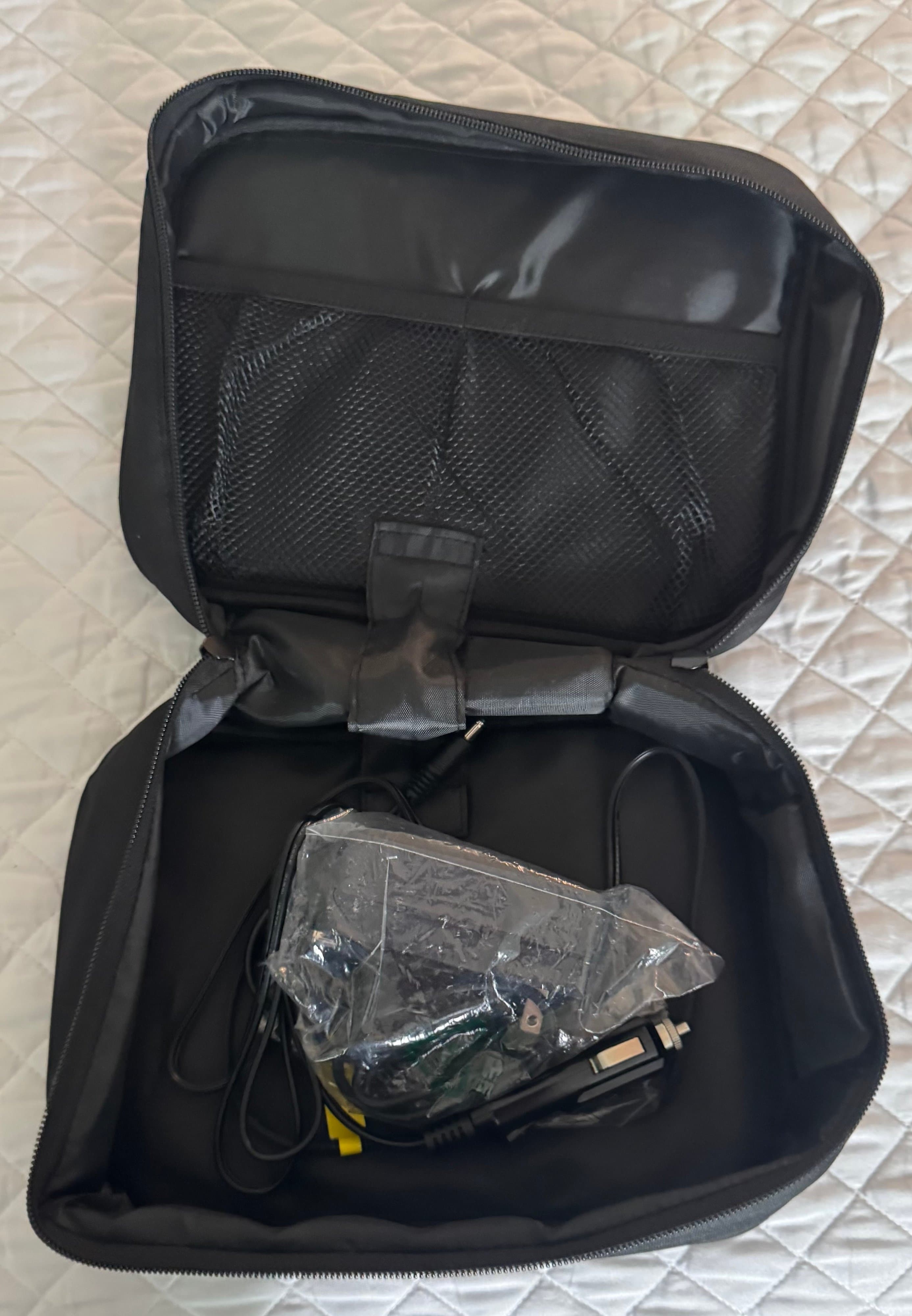 Black Heated Lunch Bag with Power Button - Thumbnail 5
