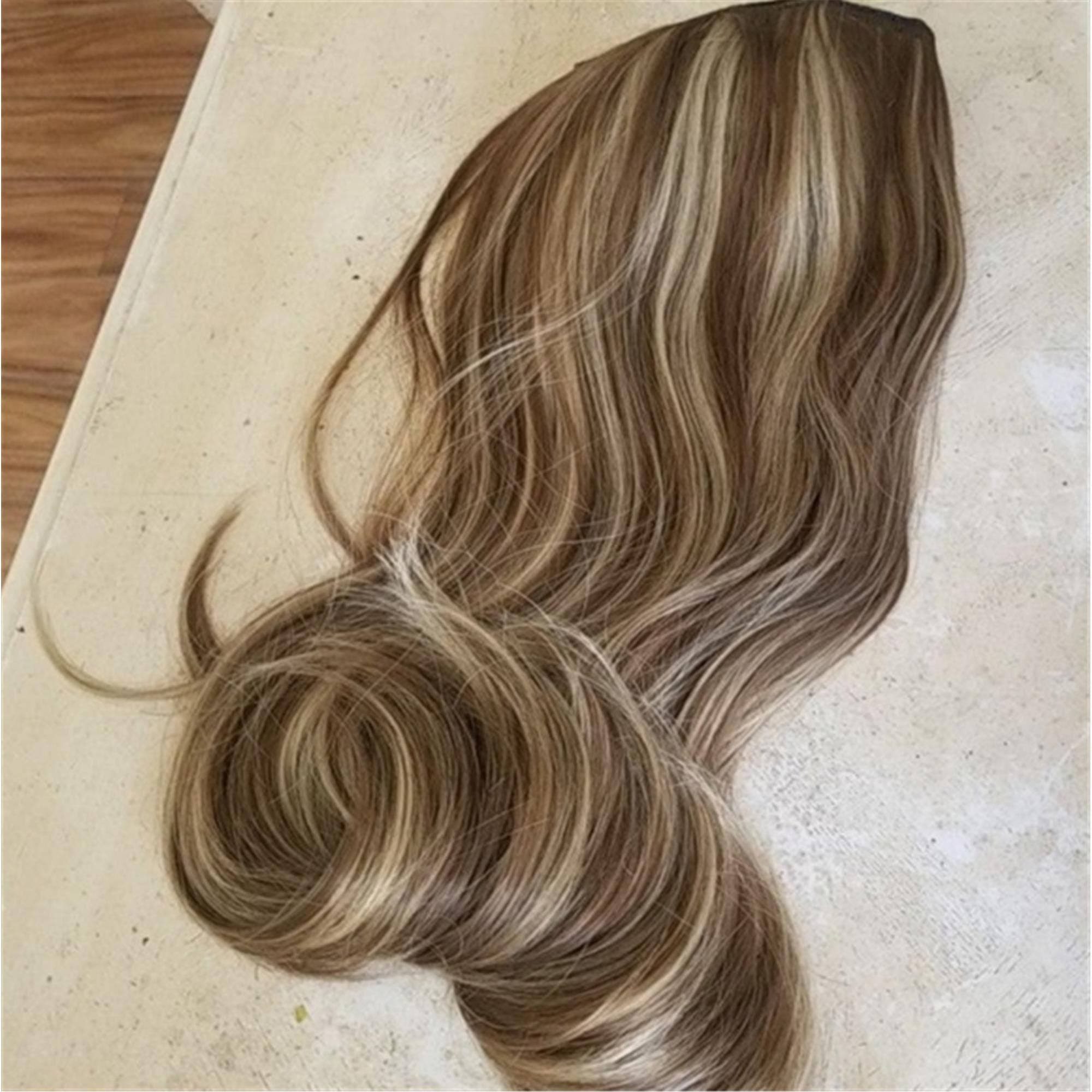 Brown Blonde 20" long synthetic straight hair extensions halo wire fish line - Thumbnail 4