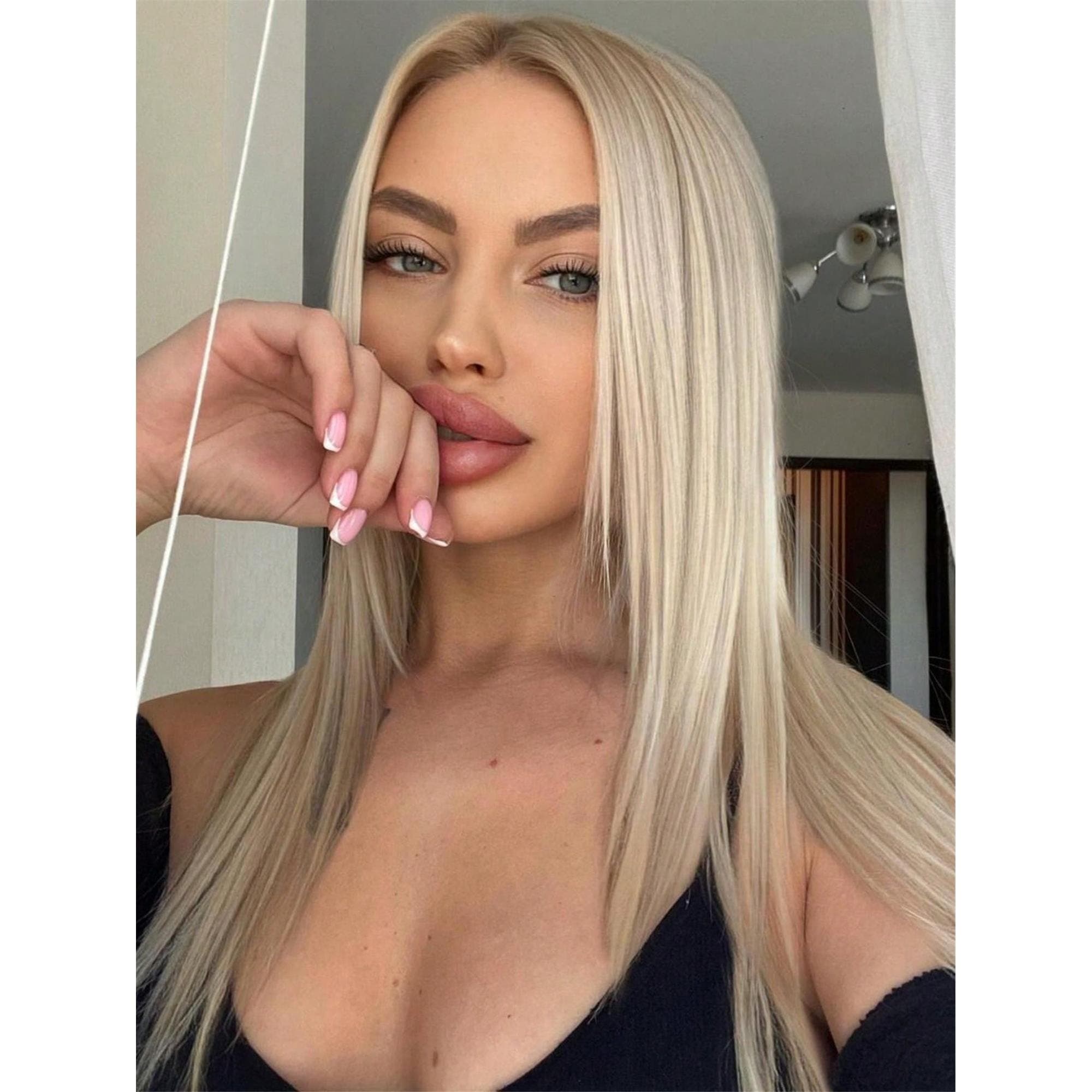 Blonde With Brown Dark Roots Straight Lace Front Wig - Thumbnail 5
