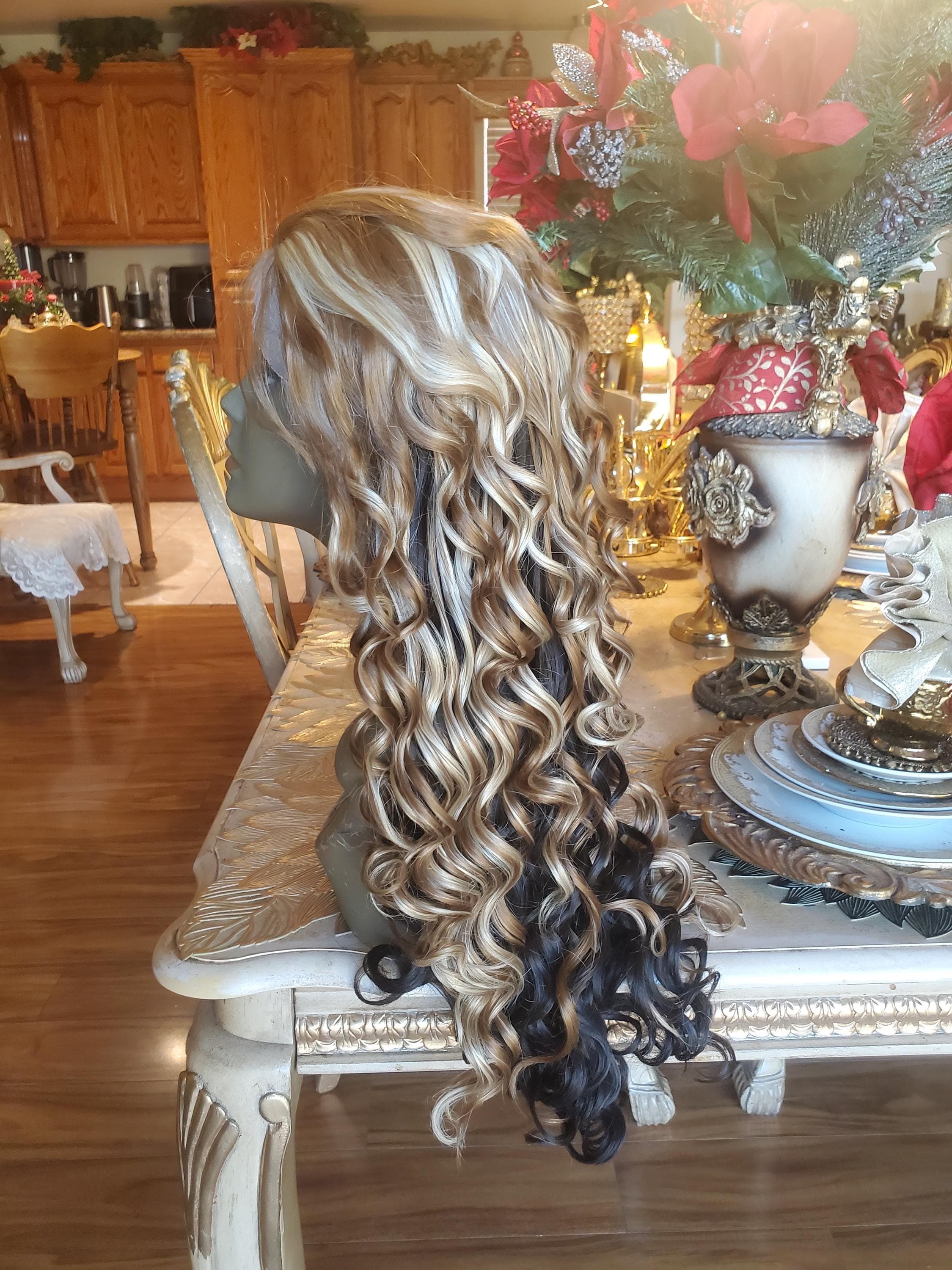 Beautiful Brown Blonde Lace Front Wig!! - Thumbnail 2