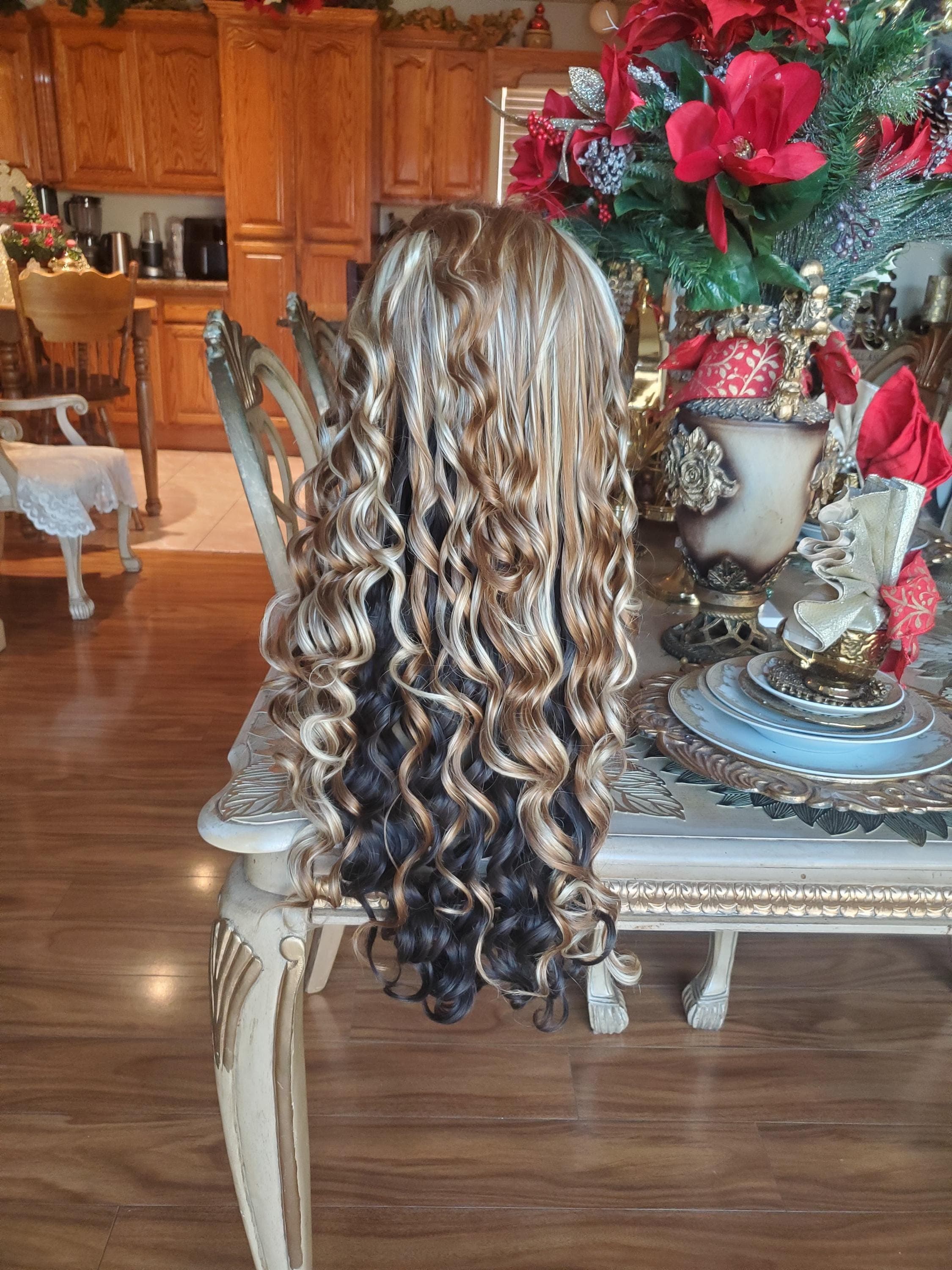 Beautiful Brown Blonde Lace Front Wig!! - Thumbnail 5