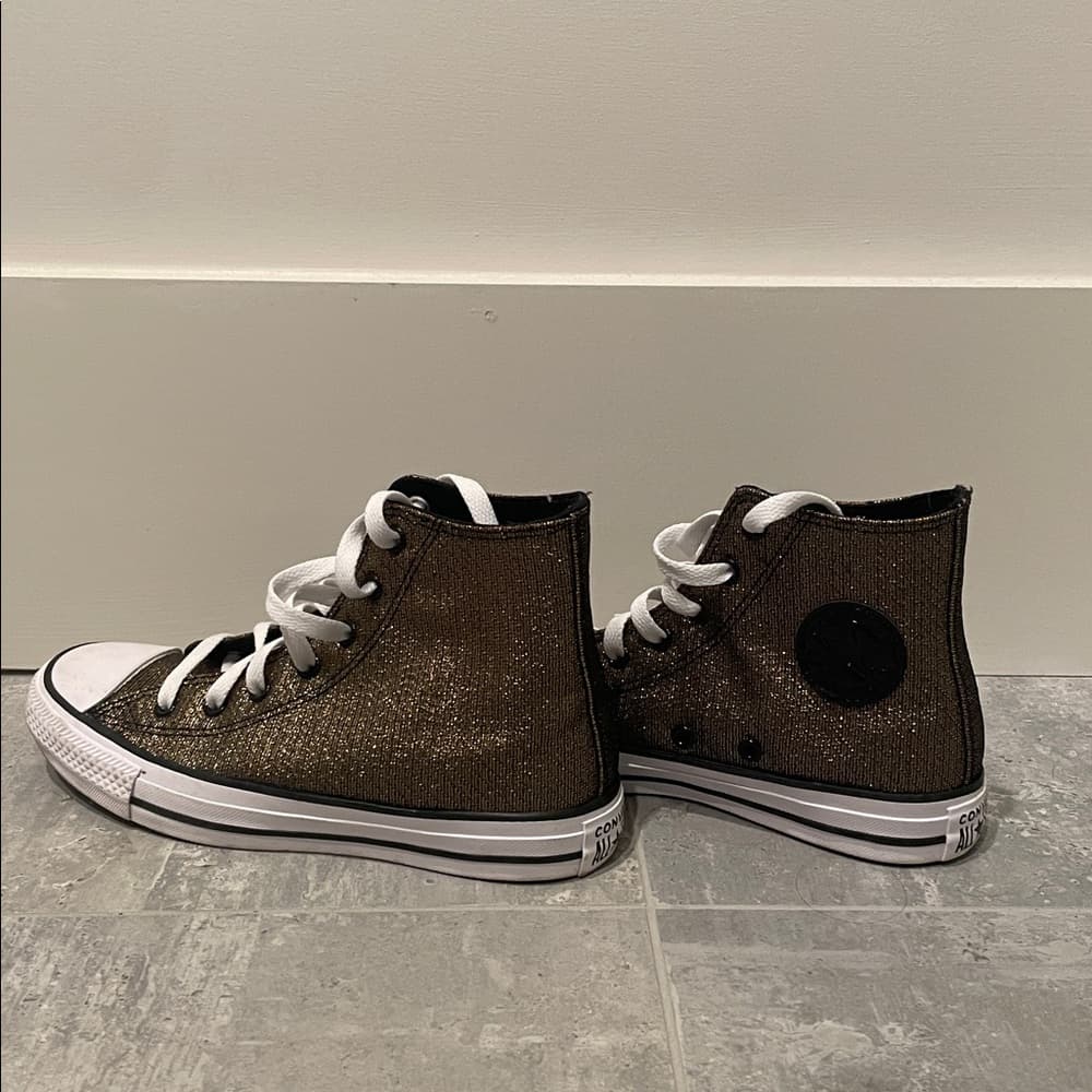 Converse High-Tops in Black and Gold Sparkle - Thumbnail 2