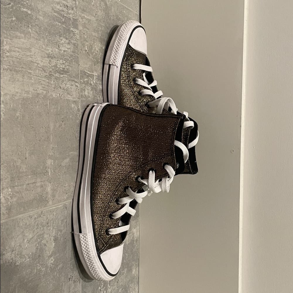 Converse High-Tops in Black and Gold Sparkle - Thumbnail 3