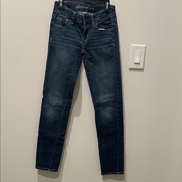 Lot of 4 pairs DARK BLUE JEANS: AMERICAN EAGLE, WALLFLOWER, EUNINA - Thumbnail 9