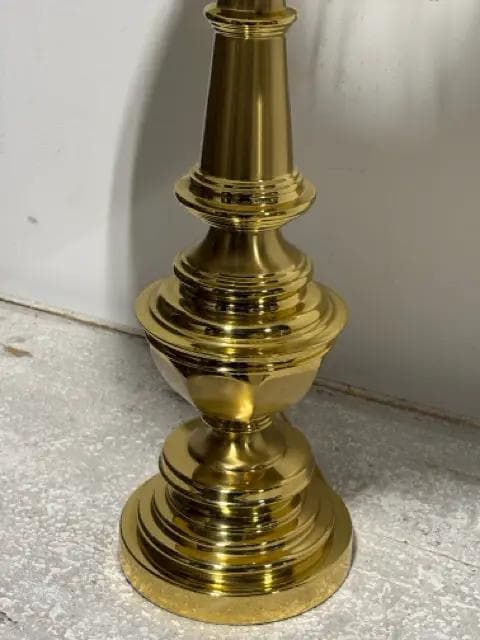 Vintage Stiffel Polished Brass Table Lamp with White Pleated Shade - Thumbnail 2