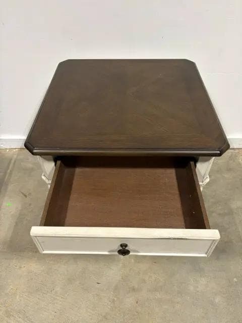 Distressed White And Brown Top Accent Table - Thumbnail 3