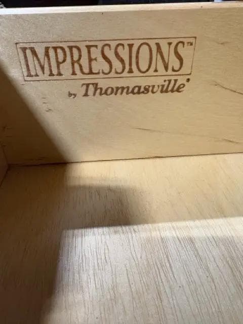 Thomasville 4 Drawer Wooden Bachelors Chest - Thumbnail 2