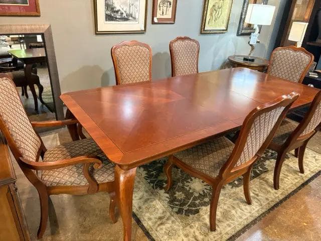 Thomasville Martinique Dining Table with 6 Chairs - Thumbnail 5