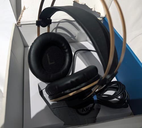 AKG Pro Audio K92 Studio Headphones - Thumbnail 5