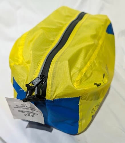 Adventure Medical Kits Ultralight/Watertight Pro Medical Kit 1-10 People - NEW - Thumbnail 2