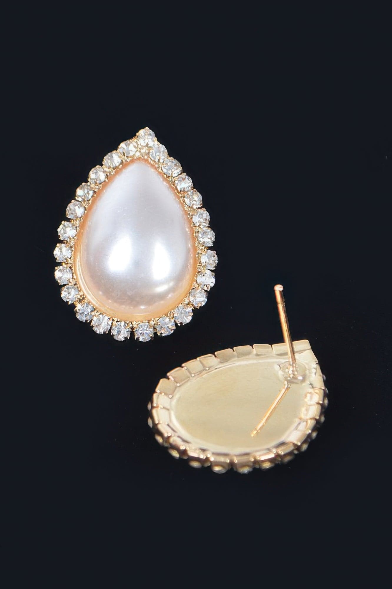 Teardrop Pearl Stud Earrings - Gold - Thumbnail 2