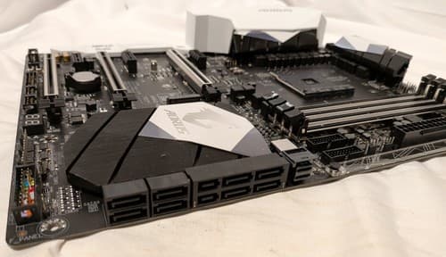GIGABYTE GA-AX370-Gaming 5 AM4 AMD X370 ATX Motherboard - Thumbnail 3