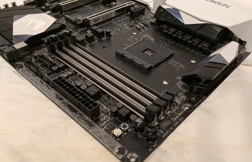 GIGABYTE GA-AX370-Gaming 5 AM4 AMD X370 ATX Motherboard - Thumbnail 4