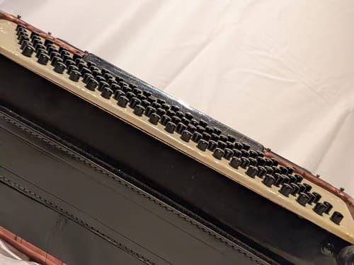 Vintage Italian Piano Accordion by Morbidoni 41 keys, 120 buttons, 3/1 registers - Thumbnail 3