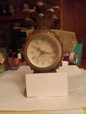 Decorative Quartz Shelf Mantle Desk Clock Pineapple Gold Toned Works Roman... - Thumbnail 4