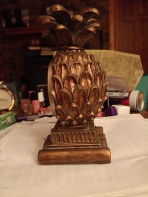 Decorative Quartz Shelf Mantle Desk Clock Pineapple Gold Toned Works Roman... - Thumbnail 7