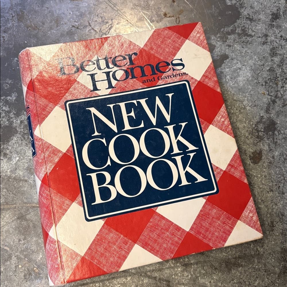 Better Homes And Gardens Red and White Checked New Cook Book 1989 - Thumbnail 2