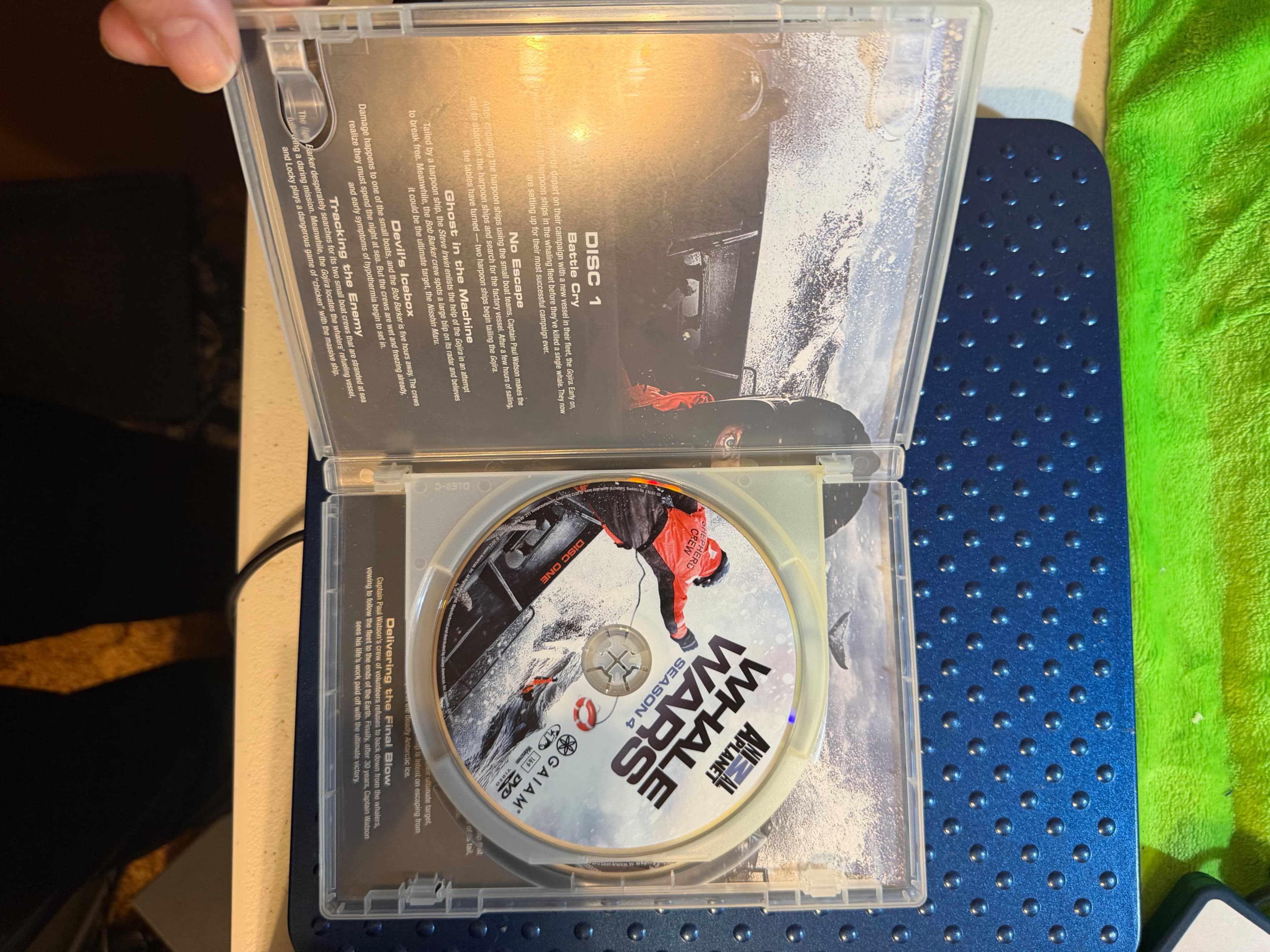 Animal Planet Whale Wars Season 4 2-DVD Set Documentary - Thumbnail 3