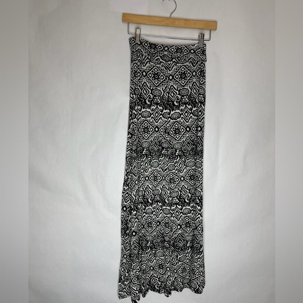 NWT American Rag Black & White Sydney Boho Tribal Print Maxi Skirt Size Small