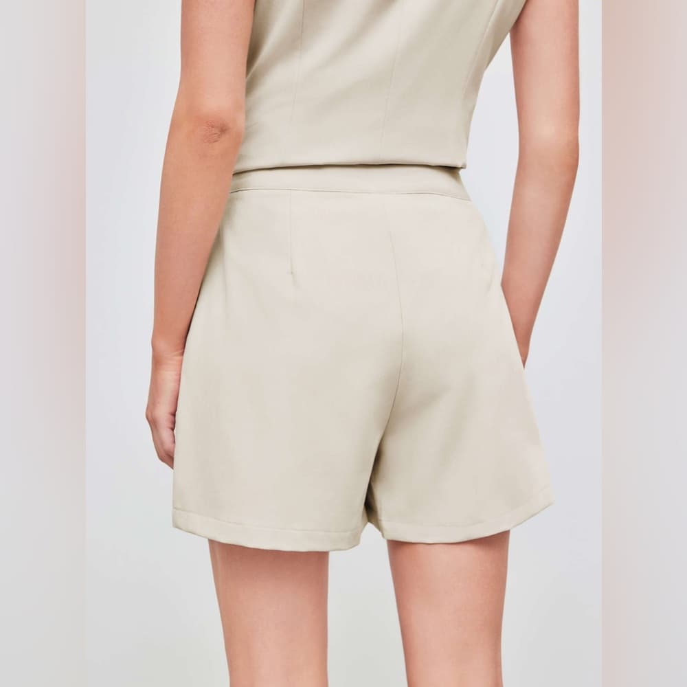NWOT Cider Woven Mid Rise Solid Pocket Shorts Beige | TAGS CUT OUT SEE NOTES - Thumbnail 2