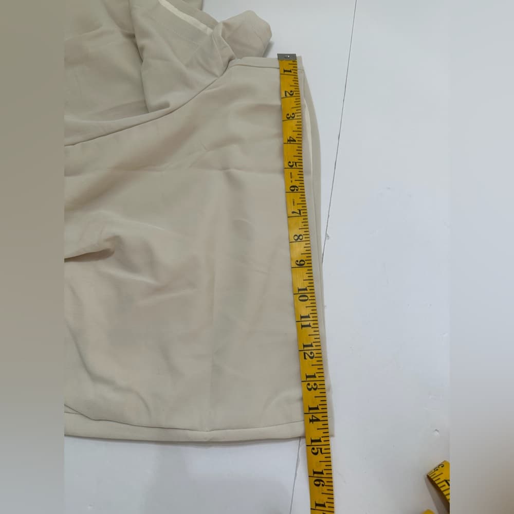 NWOT Cider Woven Mid Rise Solid Pocket Shorts Beige | TAGS CUT OUT SEE NOTES - Thumbnail 7