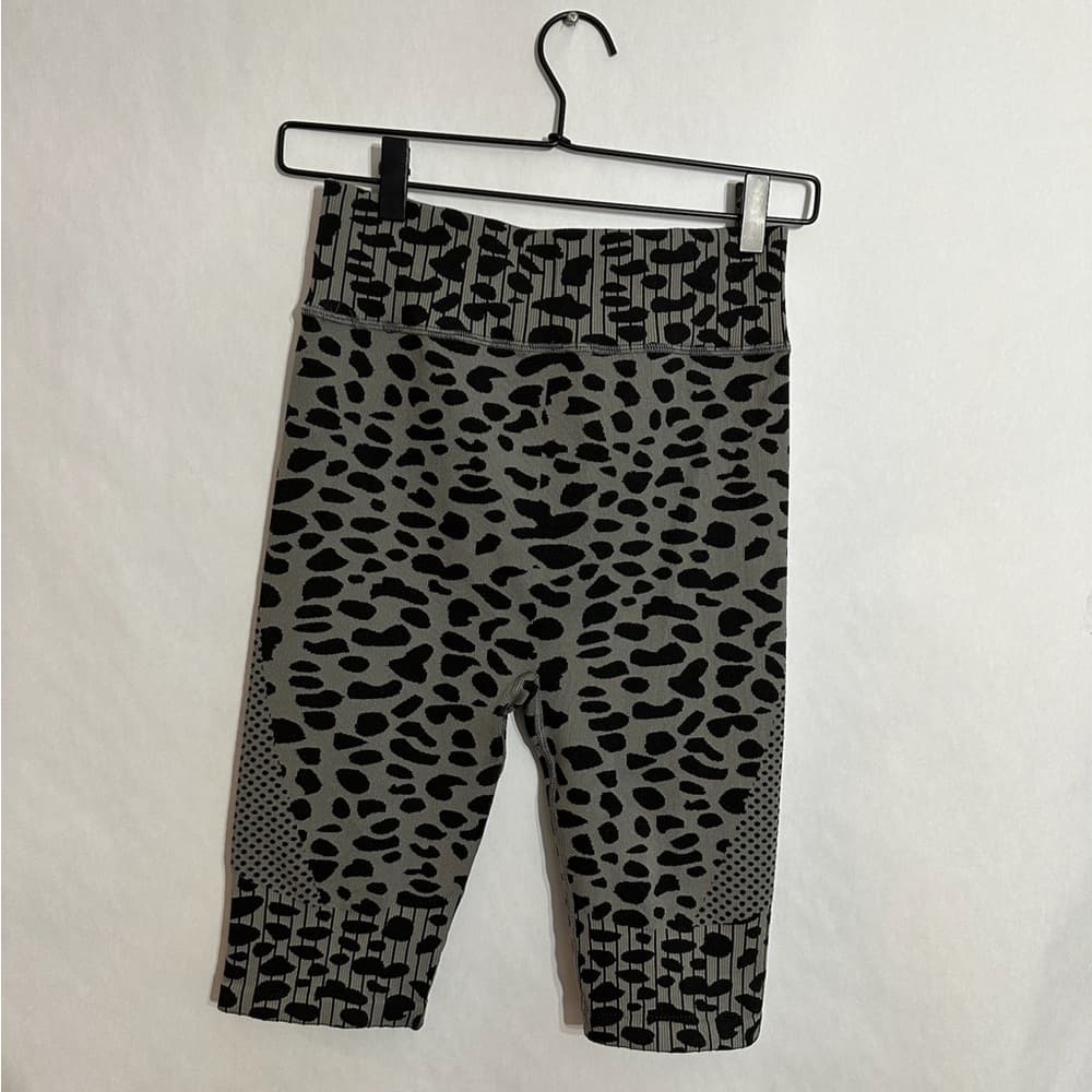 Twill Active Tie Waist Seamless Shorts Grey Leopard Print High Waist Size Large - Thumbnail 2