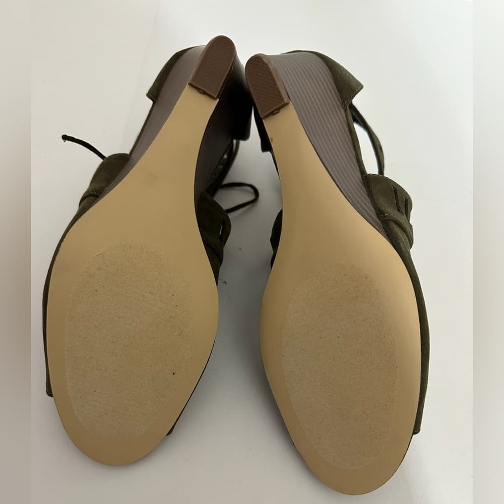 JustFab Deanna Olive Green Cutout Peep Toe Wedge Sandals Size 8.5 - Thumbnail 10