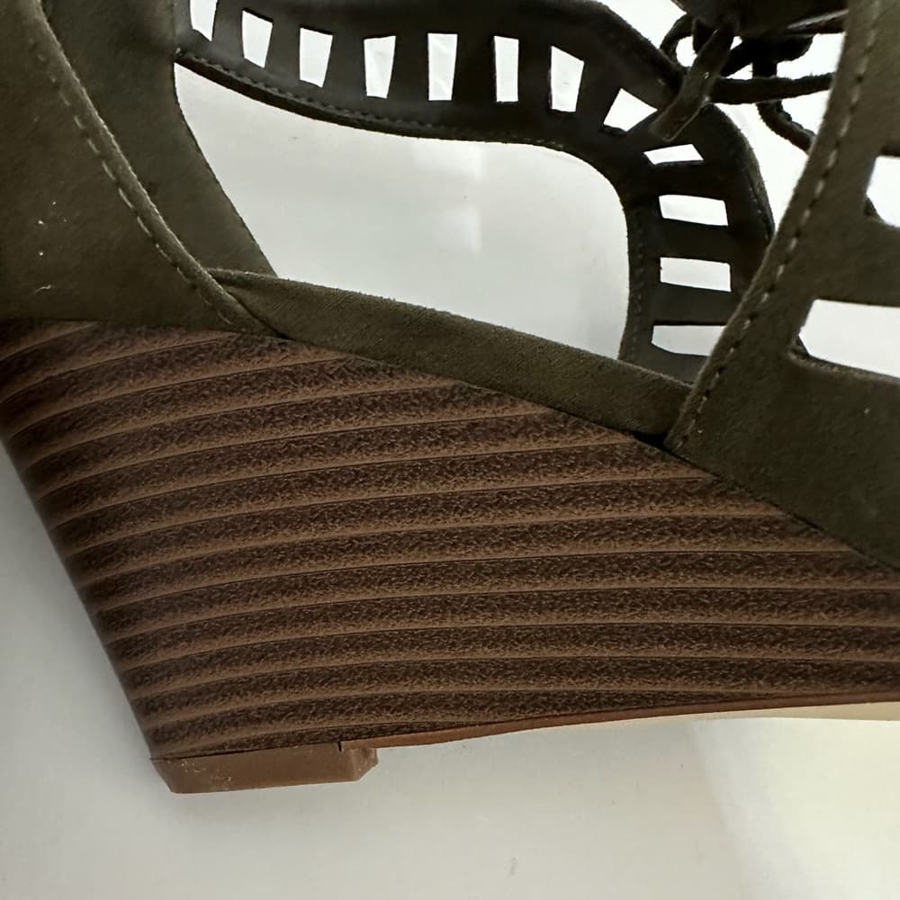 JustFab Deanna Olive Green Cutout Peep Toe Wedge Sandals Size 8.5 - Thumbnail 11