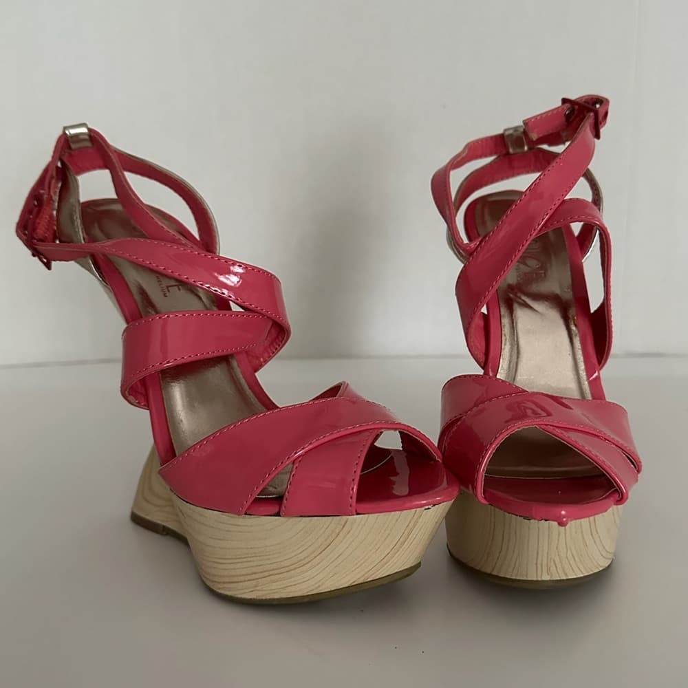 Rouge Patent Crisscross Wedge Platform Sandals Y2K Size 7.5 - Thumbnail 2