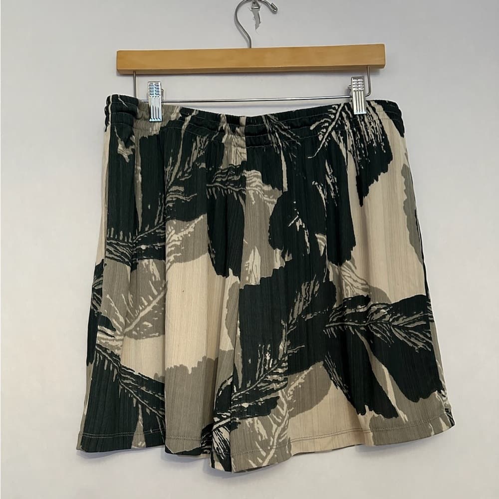 Oak + Fort Leaf Print Shorts Tropical Neutral Minimalist Size Large Resortwear - Thumbnail 8