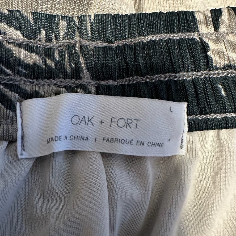 Oak + Fort Leaf Print Shorts Tropical Neutral Minimalist Size Large Resortwear - Thumbnail 7