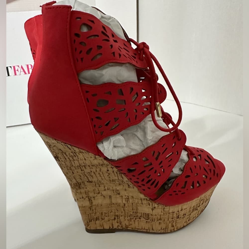 NIB JustFab Red Laser-Cut Cork Wedge Platform Sandals “Amalia” Size 8.5 - Thumbnail 5