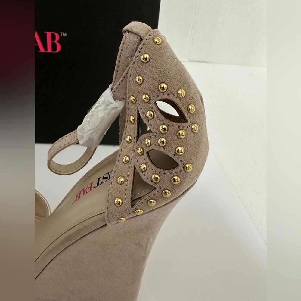 NIB JustFab Clea Nude Studded Cutout Wedge Heels Sandals Size 8.5 Platform Shoes - Thumbnail 7