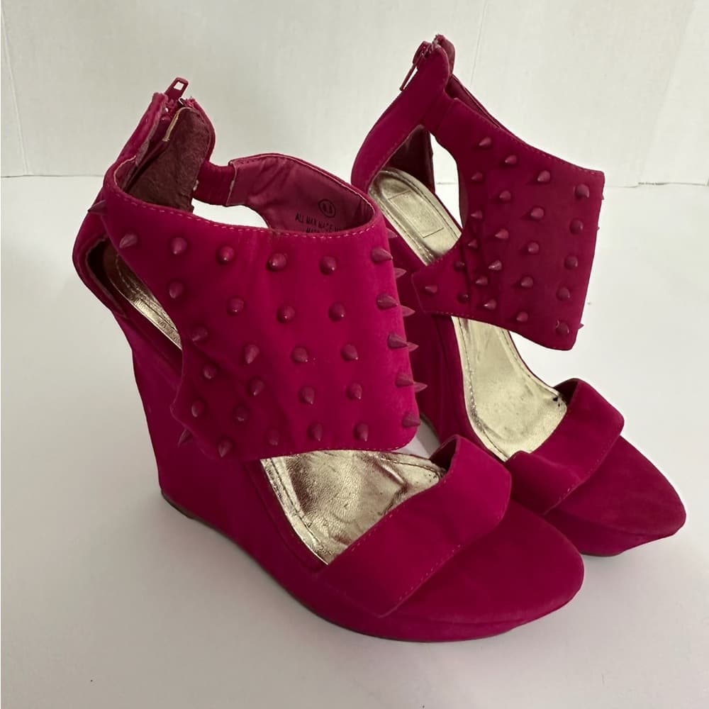 City Snappers Studded Platform Wedges Size 8.5 Spiked Heels Zip Back Rocker Y2K - Thumbnail 2