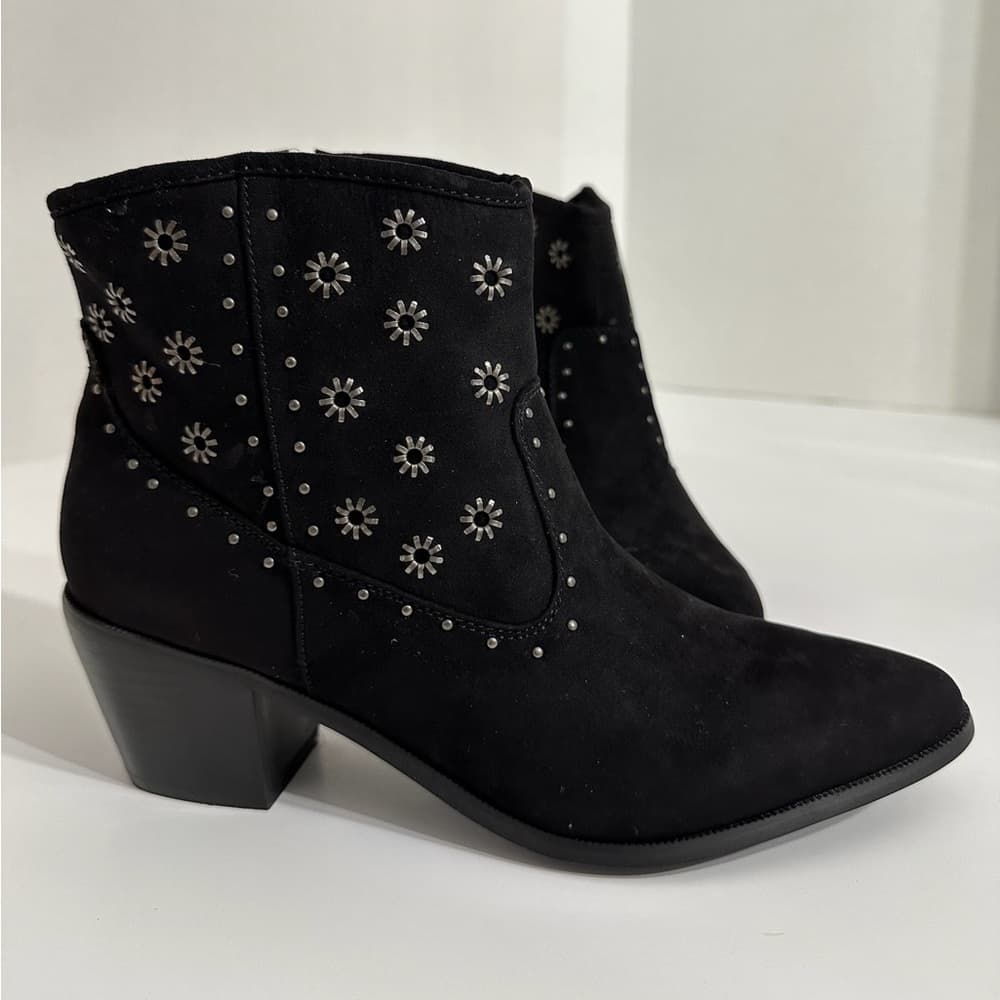 NIB JustFab “Rebel” Black Western Booties with Studded Floral Design Size 8.5 - Thumbnail 12