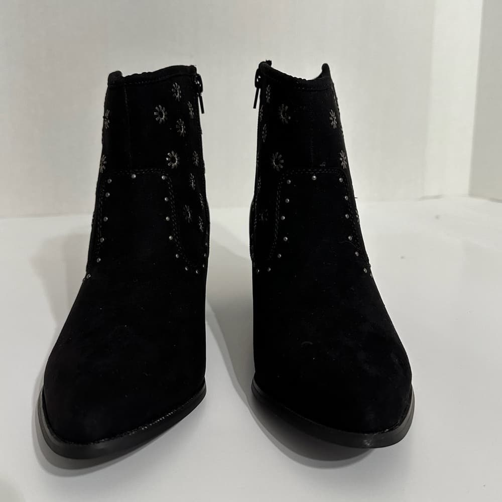 NIB JustFab “Rebel” Black Western Booties with Studded Floral Design Size 8.5 - Thumbnail 13