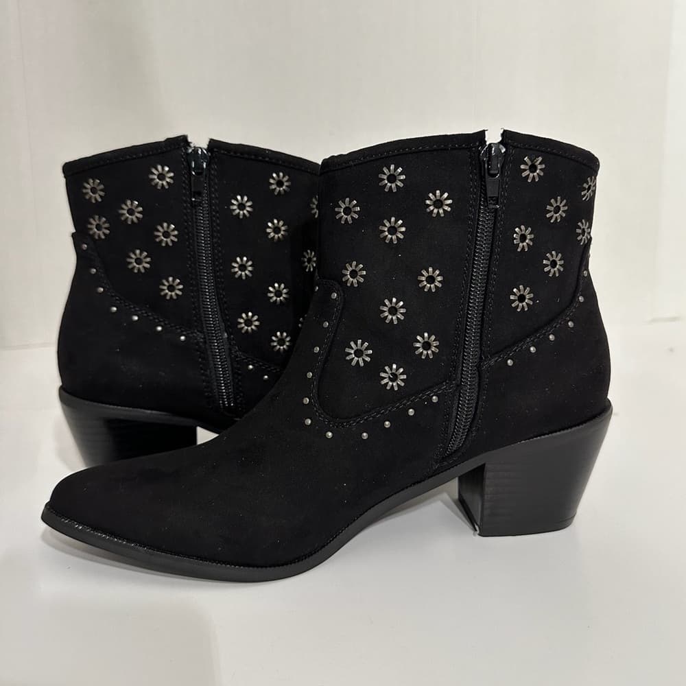 NIB JustFab “Rebel” Black Western Booties with Studded Floral Design Size 8.5 - Thumbnail 9